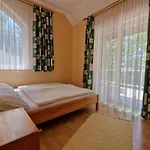 Σπίτι διακοπών Sunshine House, Direkt Am See, Eigenes Boot, Private Beach, Grill, Wlan Szántód