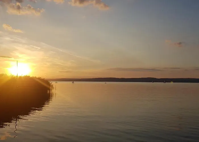 Dom wakacyjny Sunshine Beach House, Direkt Am See, Eigenes Boot, Private Beach, Grill, Wlan